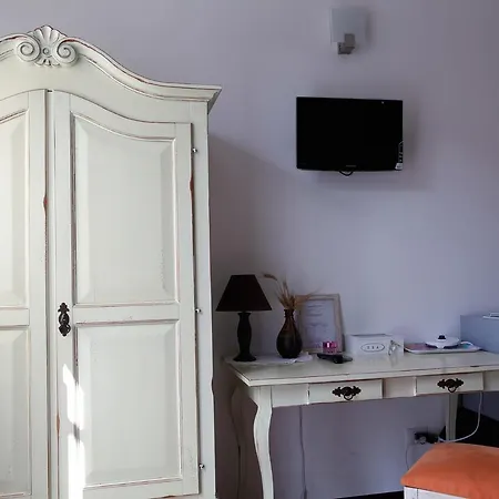 Liberta Bed & Breakfast 2*